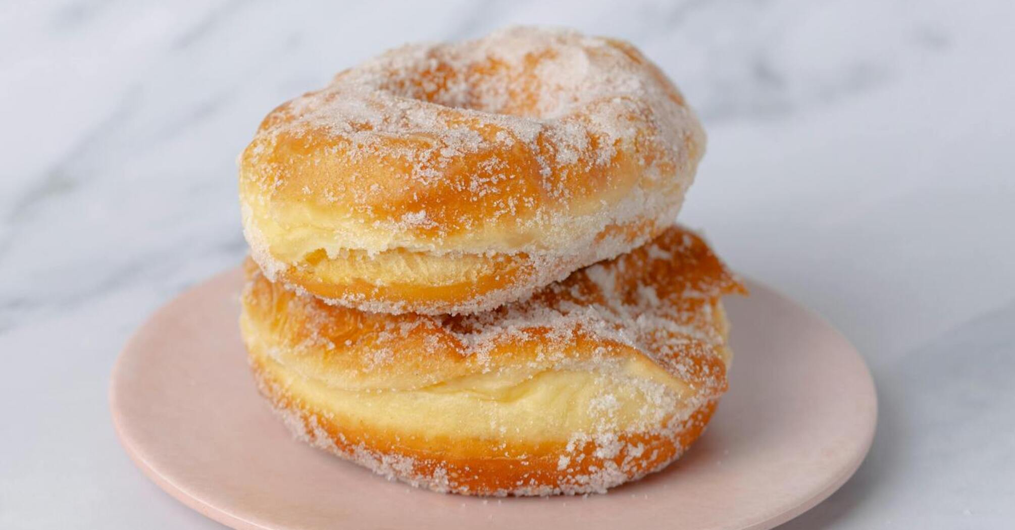 Pączki z kruchego ciasta jak w dzieciństwie: przepis krok po kroku