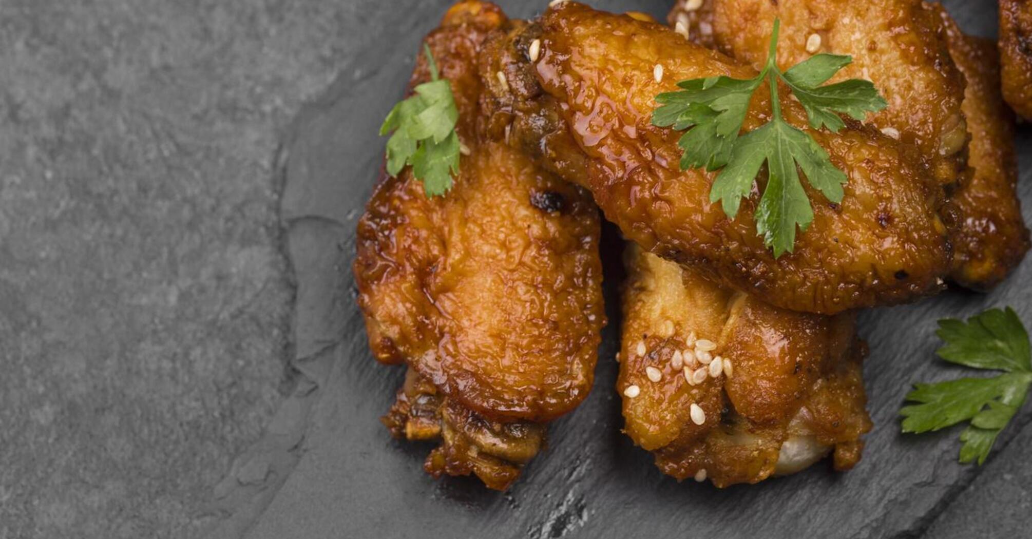 Chicken wings in sauce at home: they will taste better than KFC