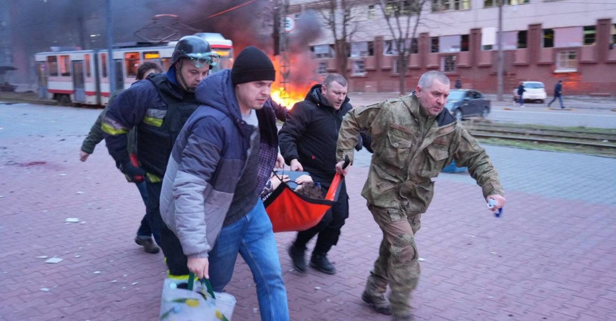 Russians attacked an industrial facility in Zaporizhzhia, there is a dead and 30 wounded: all the details. Photos and videos