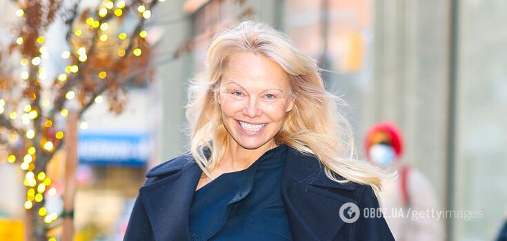 Pamela Anderson showed boho boots that will be a hit in spring. Photo
