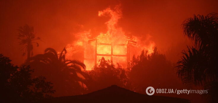 What are the 'devil's winds' that are fueling the deadly Los Angeles fires and keeping them burning