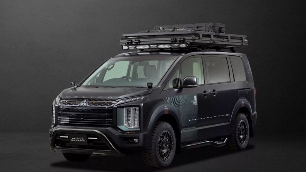 Mitsubishi Delica D5 Black Edition Active Seeker