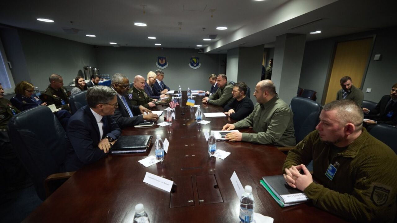 Strengthening air defense and the situation on the battlefield: Zelenskyy discusses support for Ukraine with Austin during Ramstein meeting