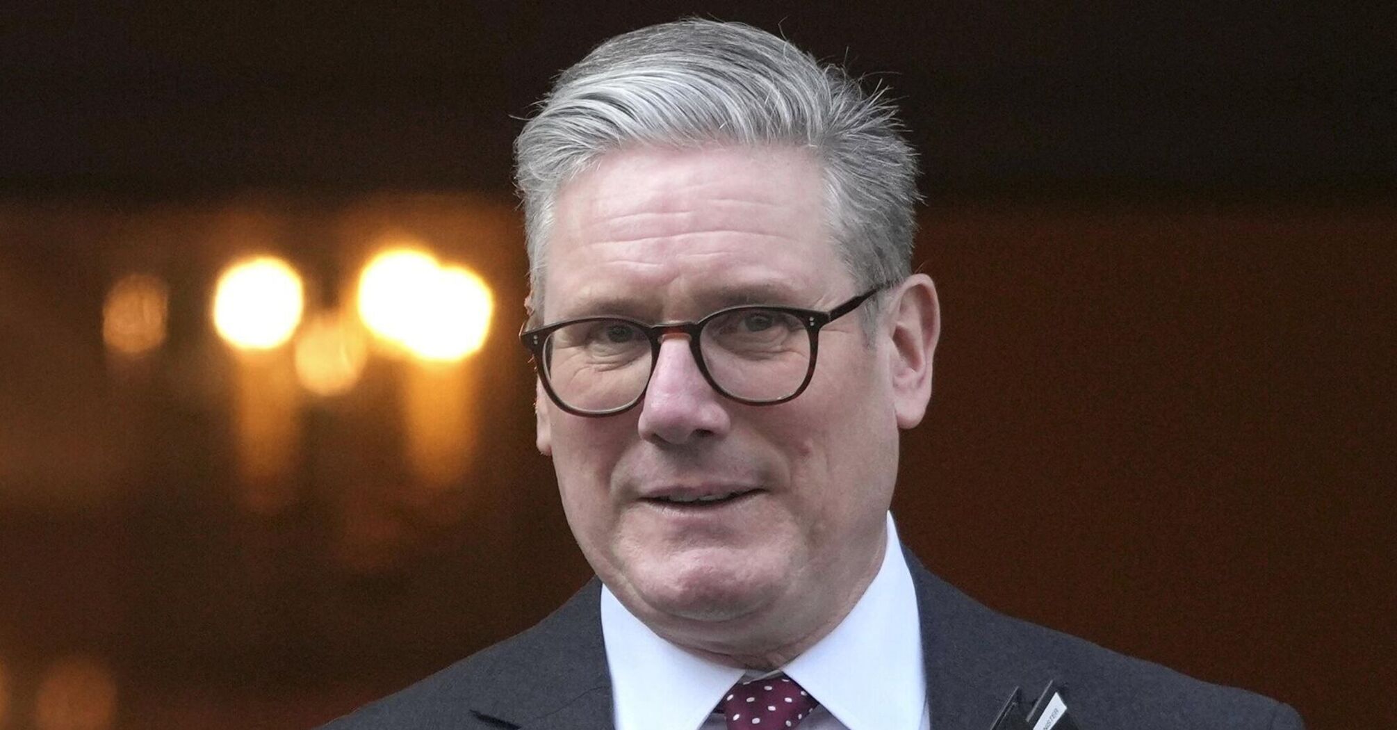 "Все что касается Украины должно обсуждаться с Украиной": Стармер отреагировал на "мирный план" Трампа