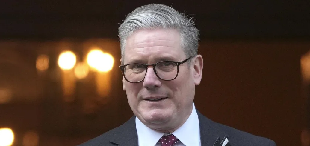 "Все що стосується України має обговорюватись з Україною": Стармер відреагував на "мирний план" Трампа