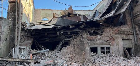 В Днепре частично обвалилось историческое здание "Английского клуба", которое находится в частной собственности