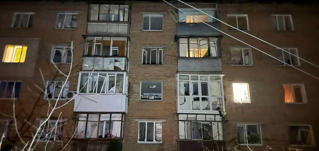 В Киевской области в результате вражеской атаки разрушены жилые дома: есть жертва, среди пострадавших – ребенок. Фото
