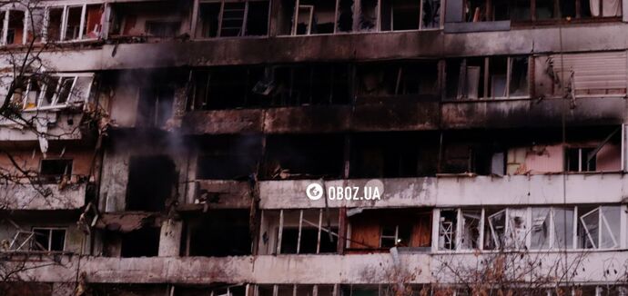 Понівечені квартири і обгорілий фасад: кадри наслідків атаки РФ на будинок на Русанівці в Києві. Фото і відео