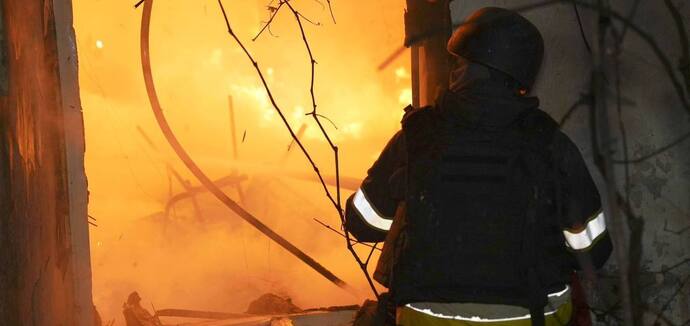 Оккупанты массированно атаковали Одесскую область: возникли пожары, среди пострадавших – дети. Фото