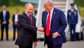 Трамп перед встречей с Зеленским разговаривал с Путиным: что известно