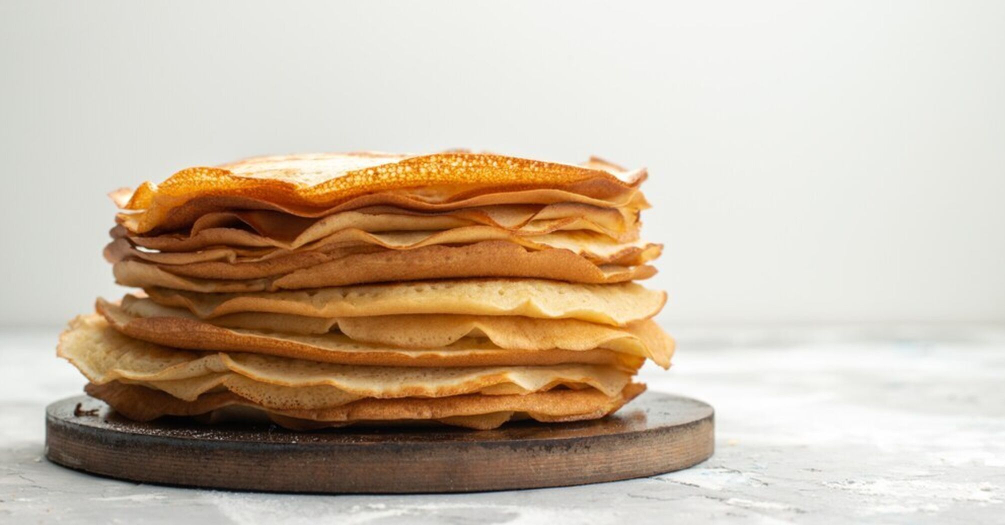 Perfect hot milk-based thin pancakes: will never tear apart