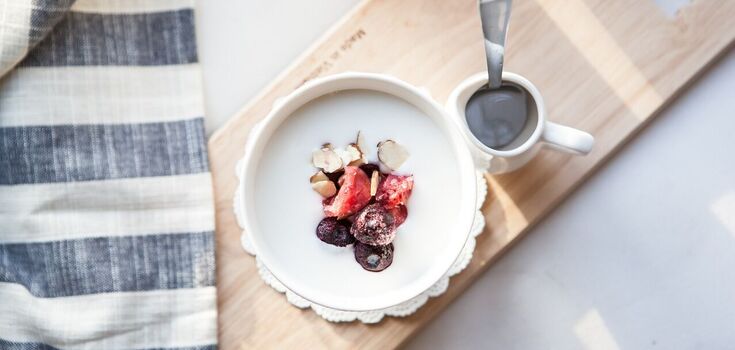 The easiest recipe for Bird's Milk soufflé cake: what to add to make the dessert soft and delicious