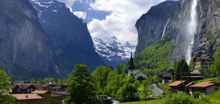 What unique natural wonders can be seen in Switzerland: tips for tourists