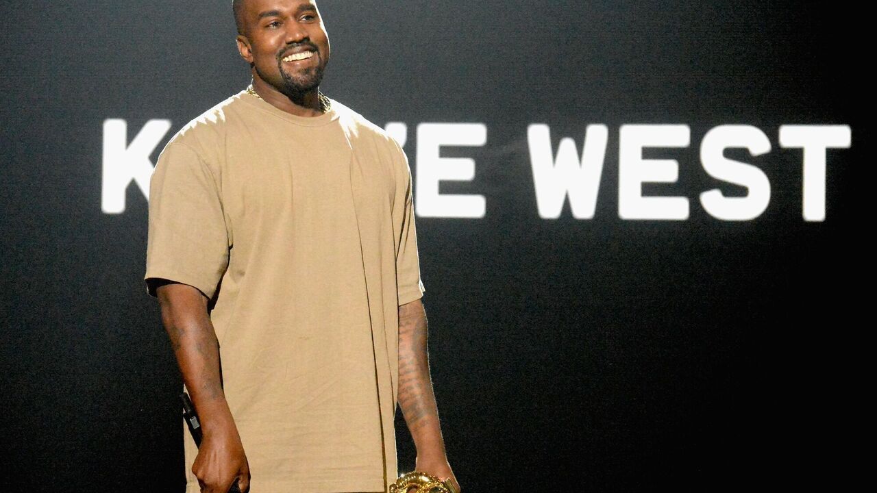 Usprawiedliwił rozebranie żony i zwrócił się do Elona Muska: Kanye West usunięty z X po niemoralnych wypowiedziach