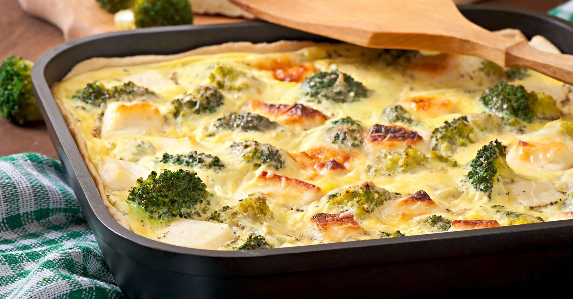 Light casserole with broccoli and salmon: will not harm your figure