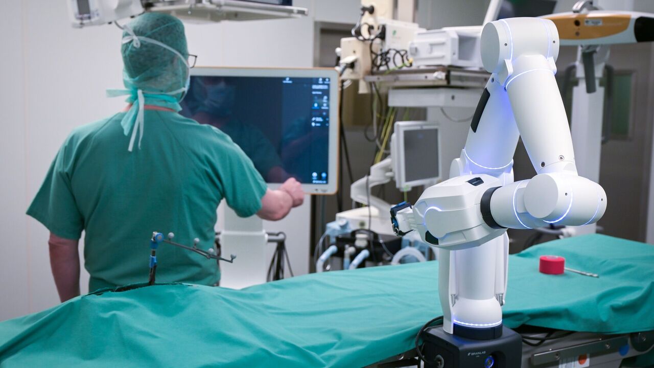 Surgeons will be able to operate on patients remotely: what is 6G technology that is a "game changer"