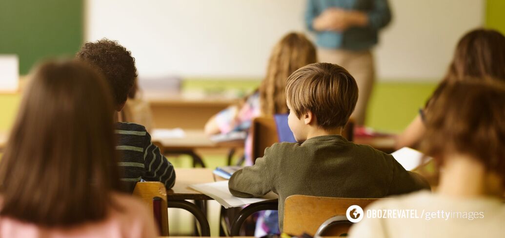 The lesson begins with four minutes of silence: a US school principal's life hack has taken the web by storm