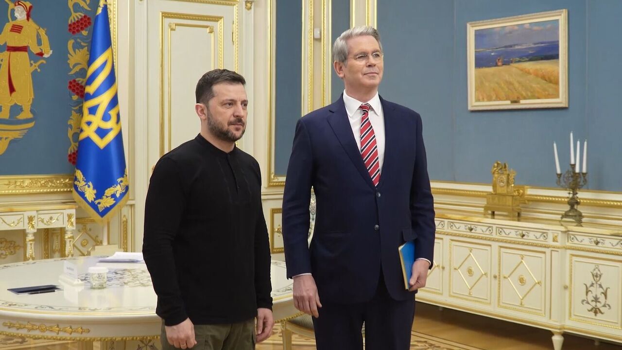 Sekretarz Skarbu USA spotyka się z Zełenskim w Kijowie i przekazuje pierwszy projekt umowy partnerskiej: co wiadomo?