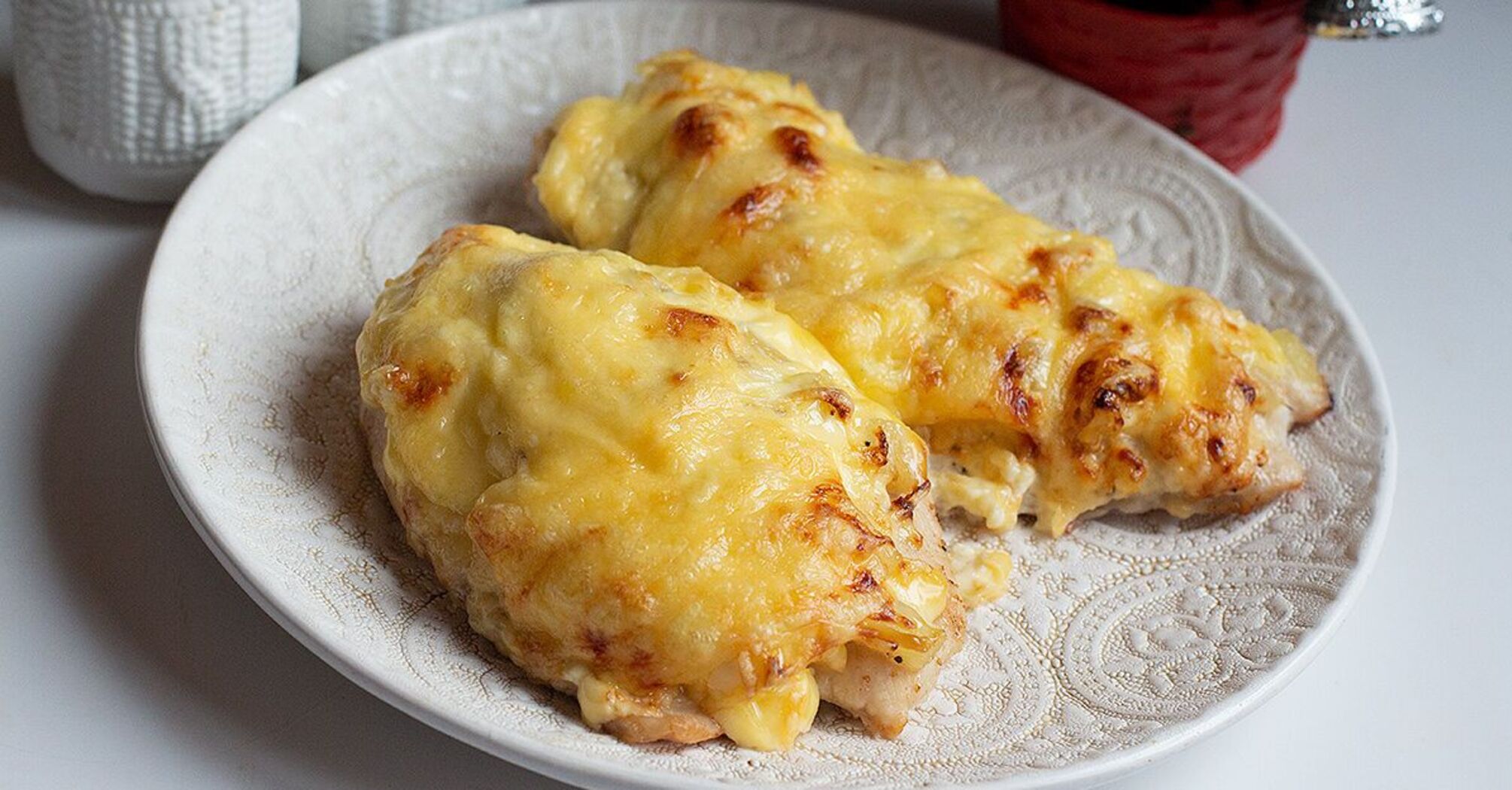 The most delicious chicken fillet with pineapple and cheese: we share a simple recipe for lunch meat