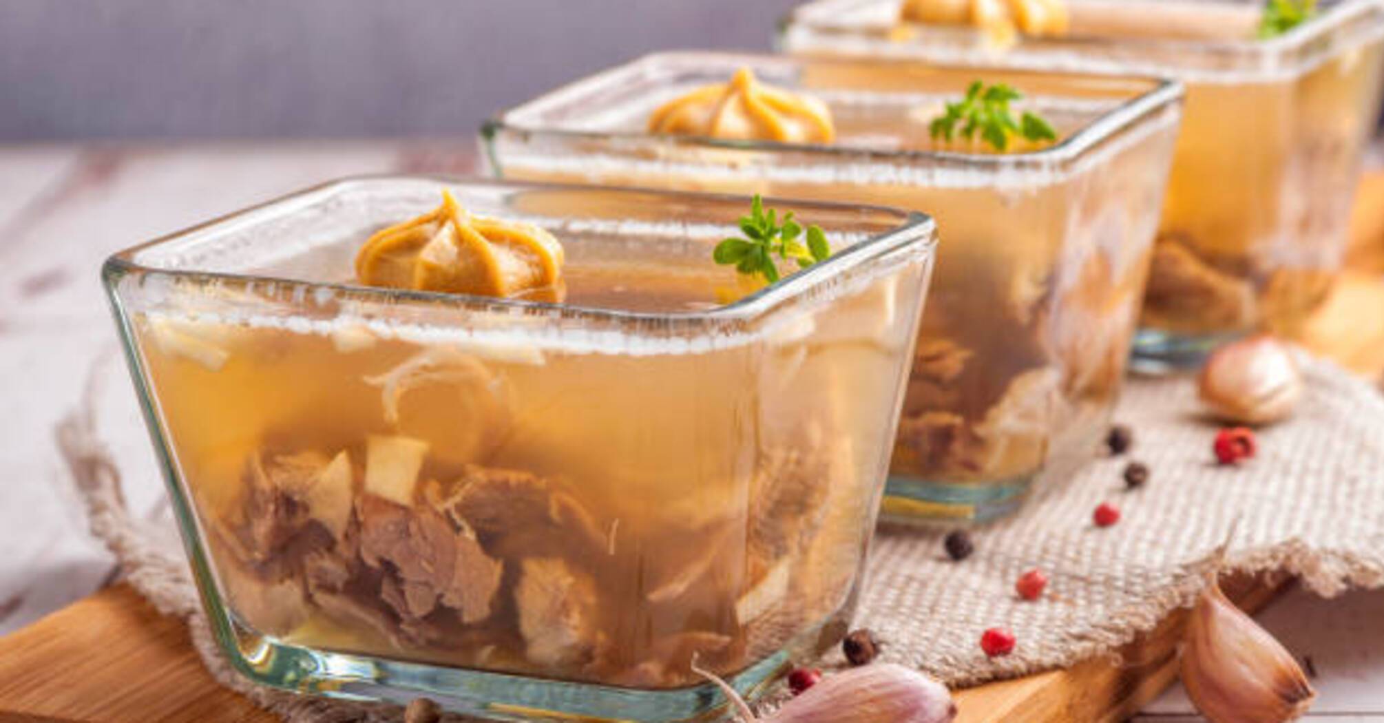 Jellied meat will be delicious and transparent: three golden rules of cooking