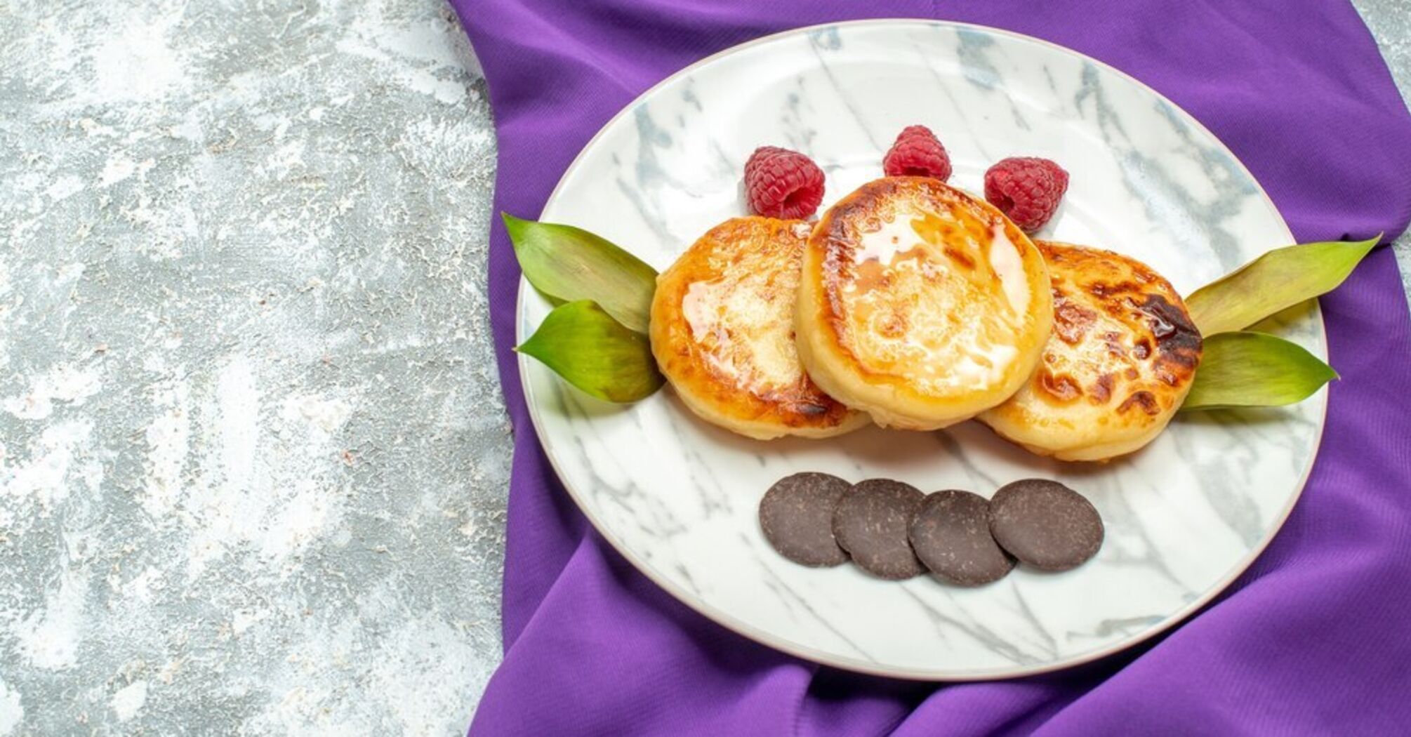 Never cook cottage cheese pancakes like this: why they fall apart and burn