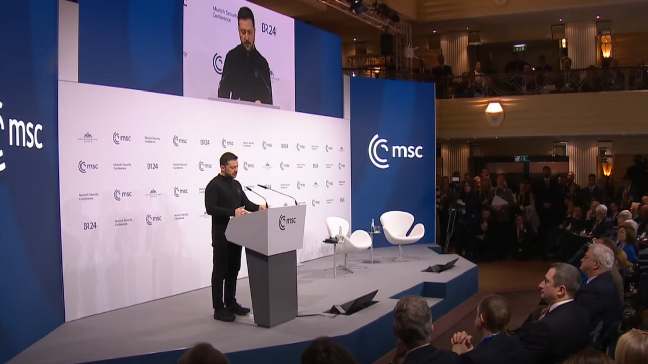 Zelenskyy calls on the EU to create its own army: Russia is preparing new "exercises" that could end in war