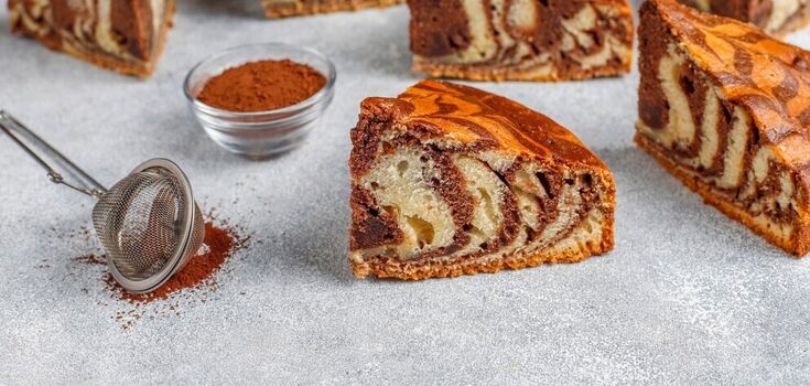 Spectacular marble cottage cheese casserole: how to make an eye-catching pattern
