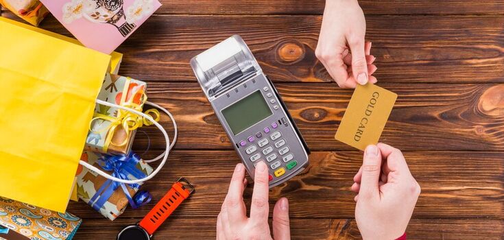 What you shouldn't do with your money to avoid going broke: advice from a financier
