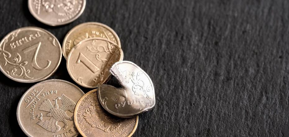 Po rozmowach w Arabii Saudyjskiej rubel spadł w Rosji, a akcje wiodących firm gwałtownie spadły