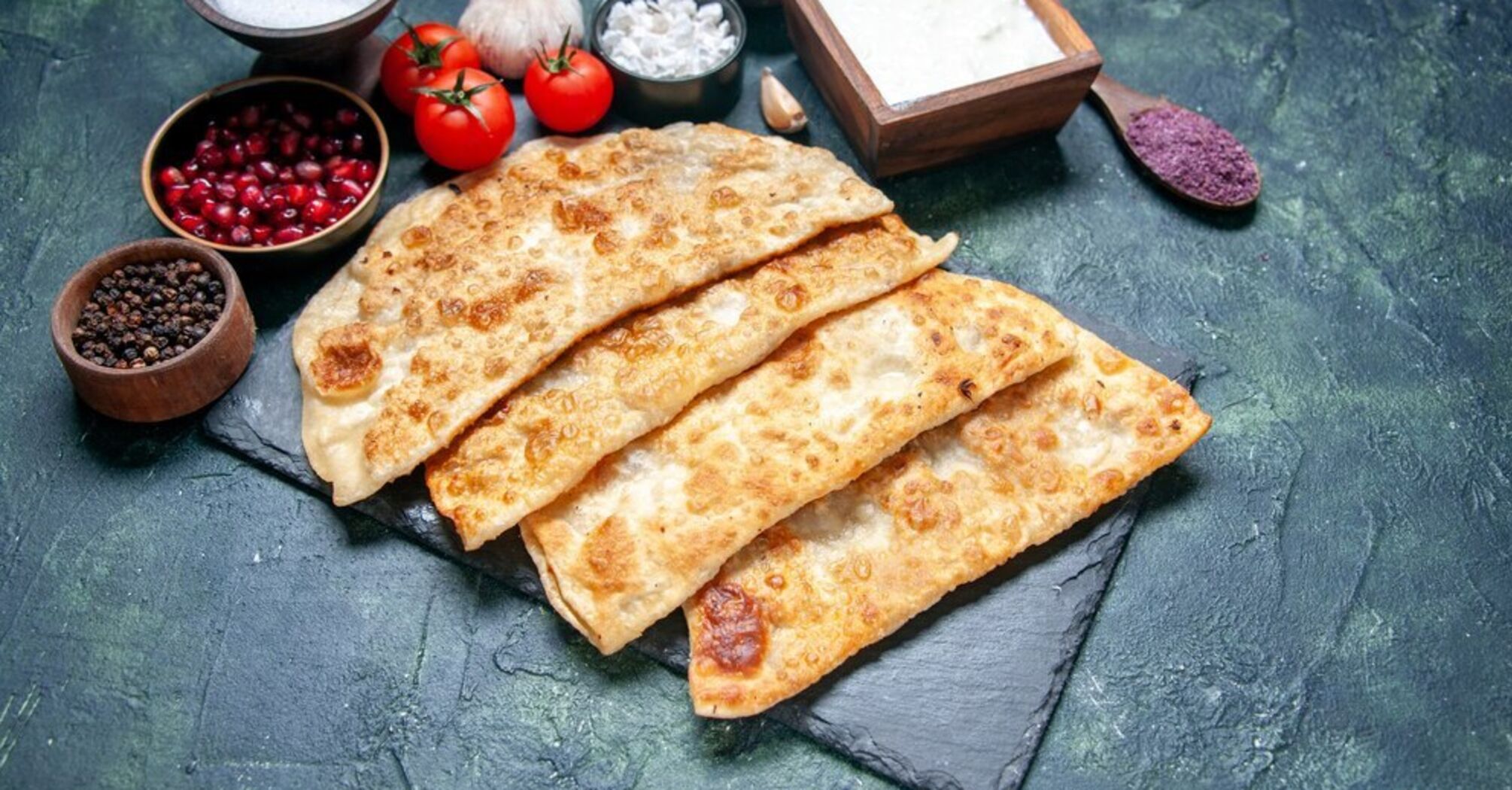 Leniwe chebureki z chleba pita w 20 minut: bez smażenia