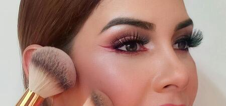 Forget about straight arrows: the most romantic makeup trend has been named