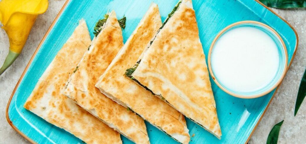 Lazy and quick meat triangle pies: you will need pita bread