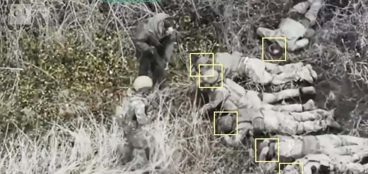 Rosyjskie egzekucje ukraińskich jeńców wojennych mają charakter systemowy. Financial Times opublikował dochodzenie