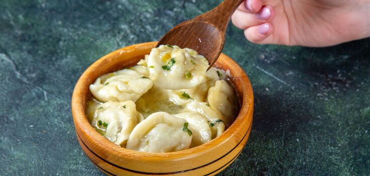 Dumplings in a frying pan: how to cook a familiar dish in a new way