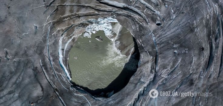 Glaciers in Central Europe have shrunk by almost 40%, with about 273 billion tons of ice falling into the ocean in a year: scientists reveal alarming data
