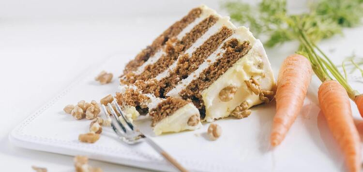 Carrot and orange cupcake: how to make a delicious dessert from available products