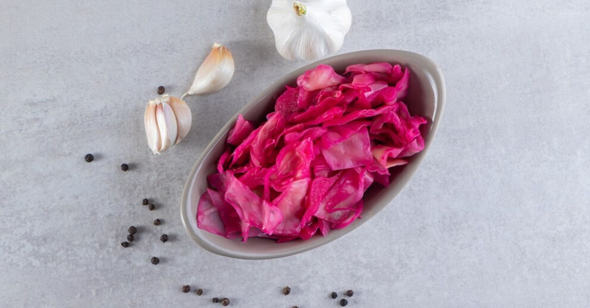 The most delicious pickled cabbage "Petal" with beets: what marinade to cook an appetizer with