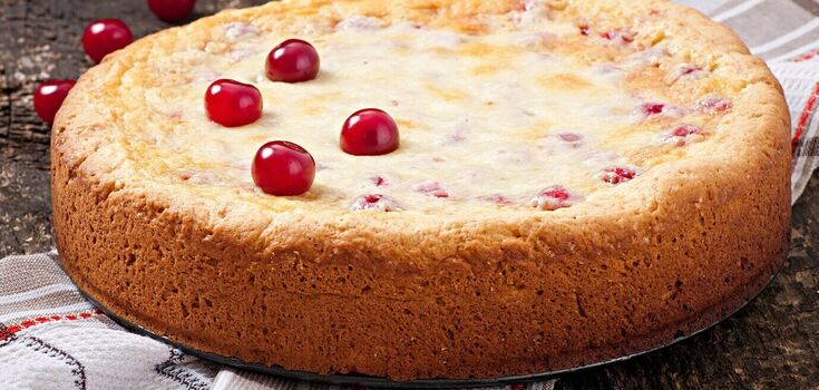 Delicate airy yogurt pie: how to make delicious pastries