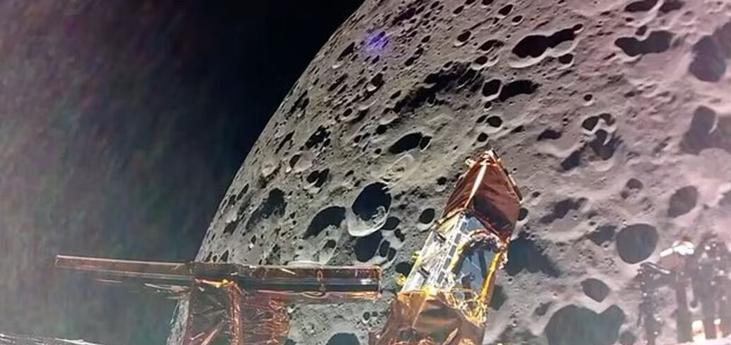NASA's Blue Ghost spacecraft showed a unique video of the Earth and the back of the Moon in one frame