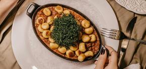 Pierogi z kurczakiem w sosie grzybowym: jak gotować tradycyjne ukraińskie danie