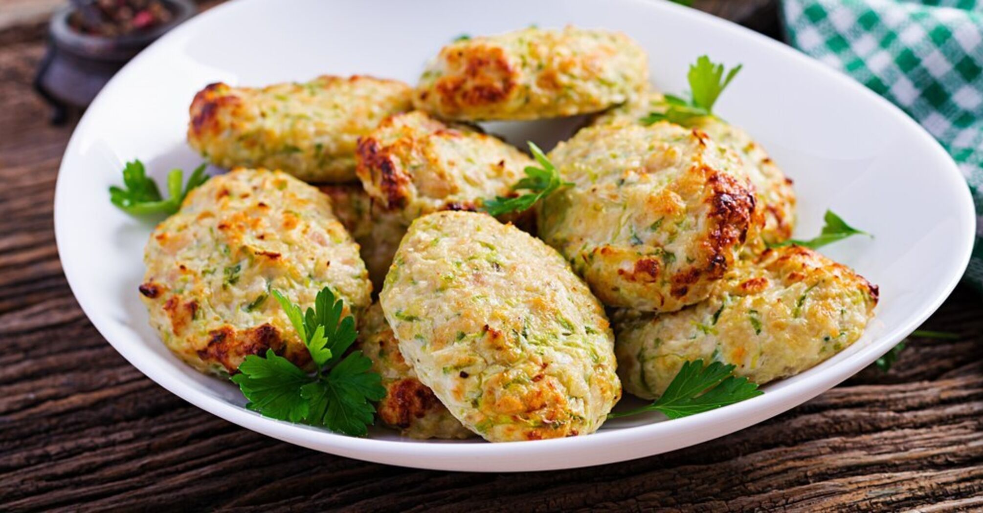 What to add to chicken cutlets to make them juicy: just one ingredient