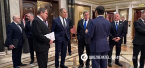 "Bez komentarza": Rosyjska delegacja opuszcza miejsce rozmów z USA w Stambule. Wideo