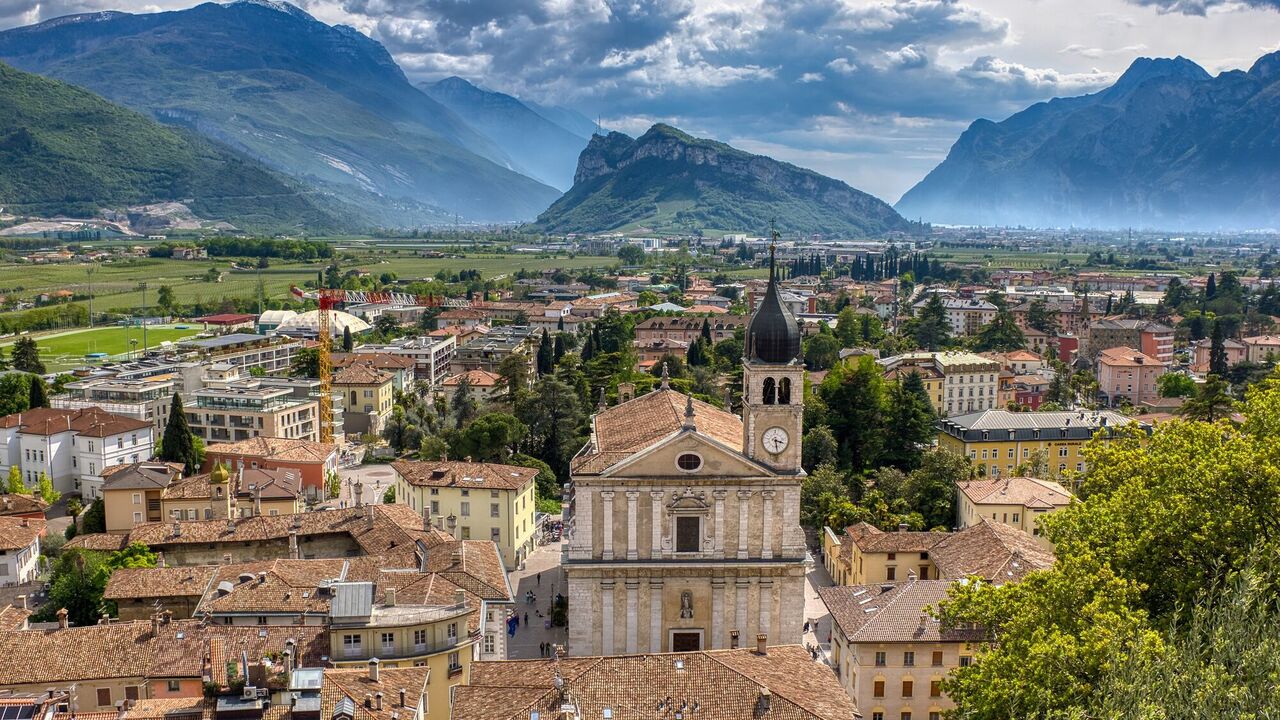 Wine capital of Europe: where to spend a fantastic vacation in the mountains