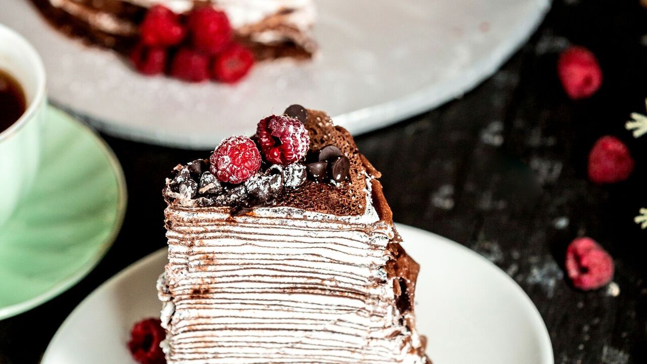 Chocolate pancake cake: an idea for a delicious and original dessert for Pancake Day