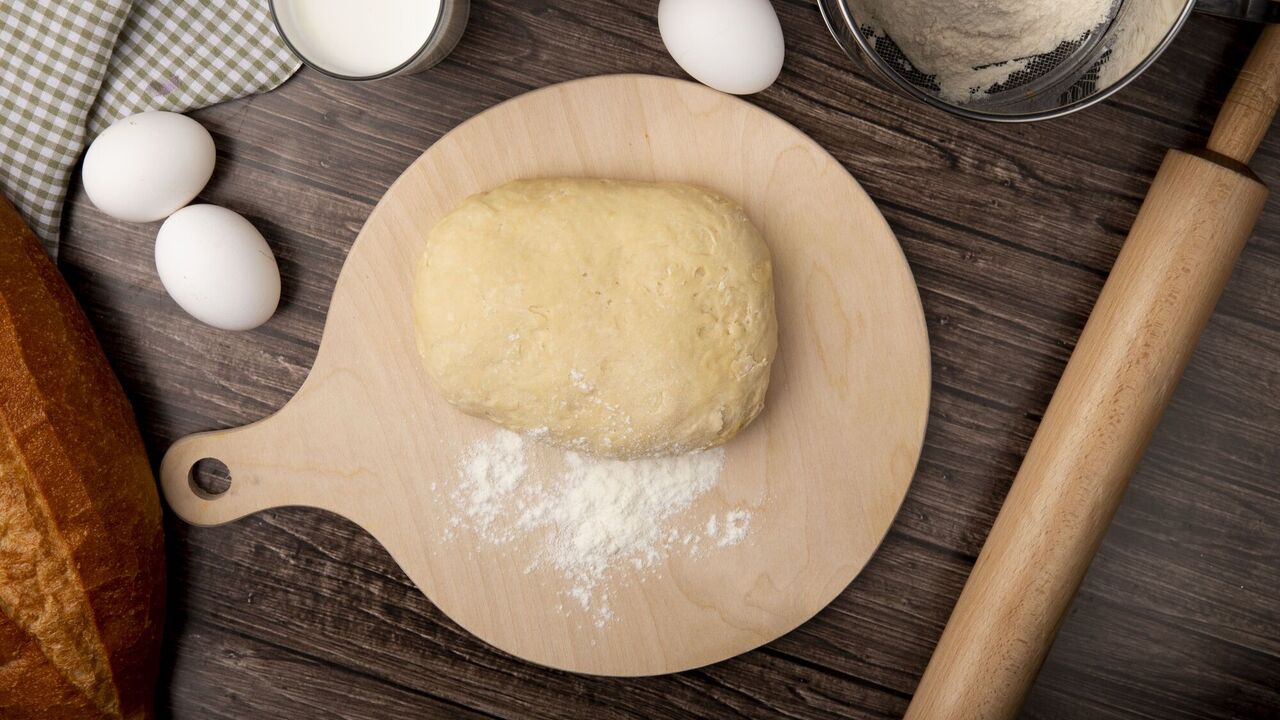 Quick and easy yeast dough for any type of pastry 