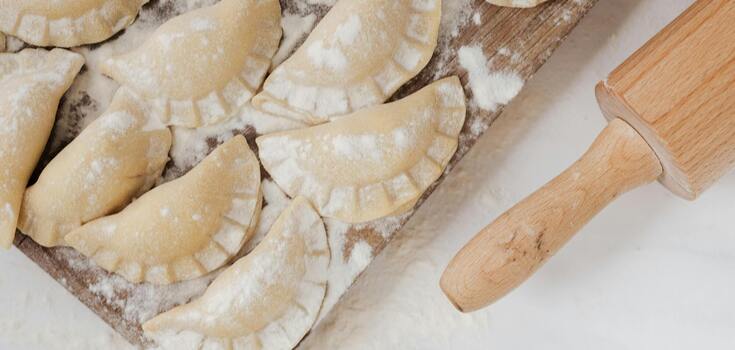 Perfect four-ingredient dough for varenyky or dumplings: the right proportions are named