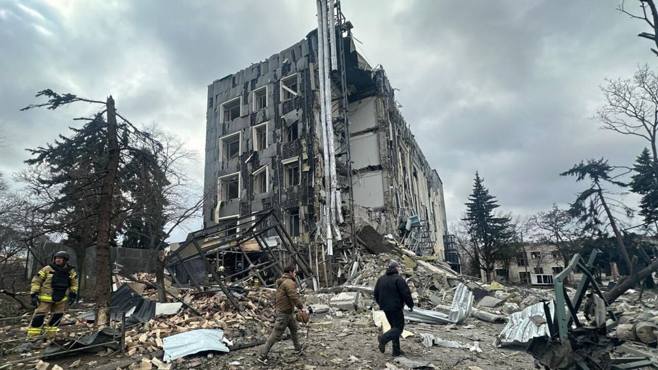 The occupiers hit Izyum with ballistic missiles: five people were killed and more than 50 wounded. Photos and videos