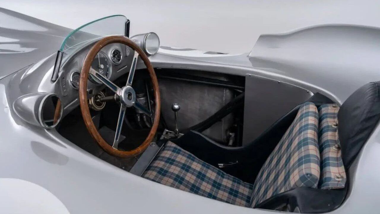 Jak wygląda fotel pilota w Mercedesie Stromlinienwagen?