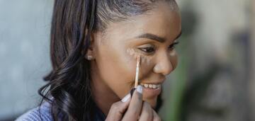 Profesjonalny wizażysta zdradza pięć sposobów nakładania korektora, o których mogłaś nie wiedzieć