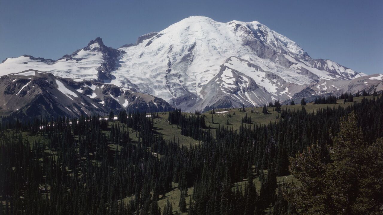 Scientists find giant magma reservoirs under dormant volcanoes in the Cascades